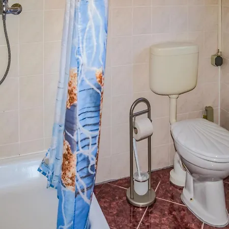 Holiday home Amazing In Mirow- Ot With Wifi *
