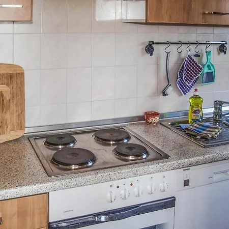 Nice Home In Mirow Ot Qualzow With Wifi بيت للعطل