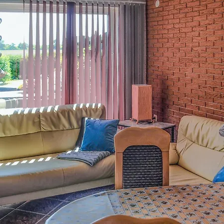 بيت للعطل Nice Home In Mirow Ot Qualzow With Wifi Qualzow