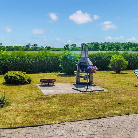 Nice Home In Mirow Ot Qualzow With Wifi *